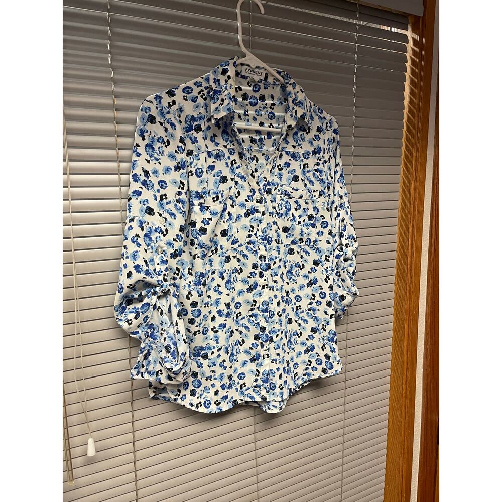 Express Portofino Shirt Women’s Small White & Blue Floral Button-Up Blouse